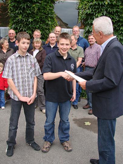 DSC05148.JPG - ... und beim Urkunde empfangen.